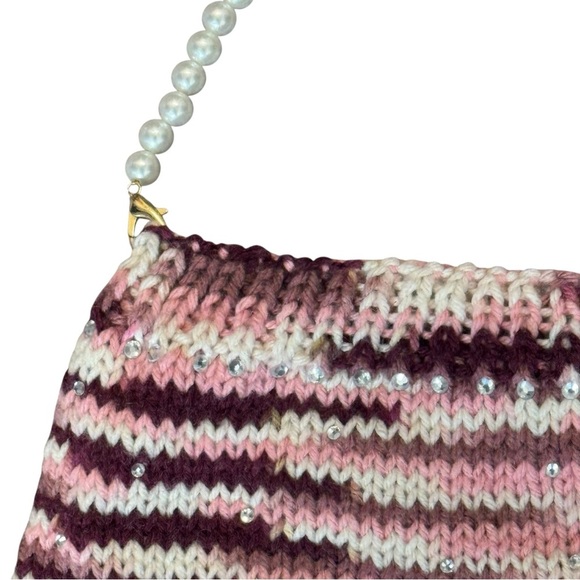Stylish Pink Crossbody Bag - Picture 6 of 12